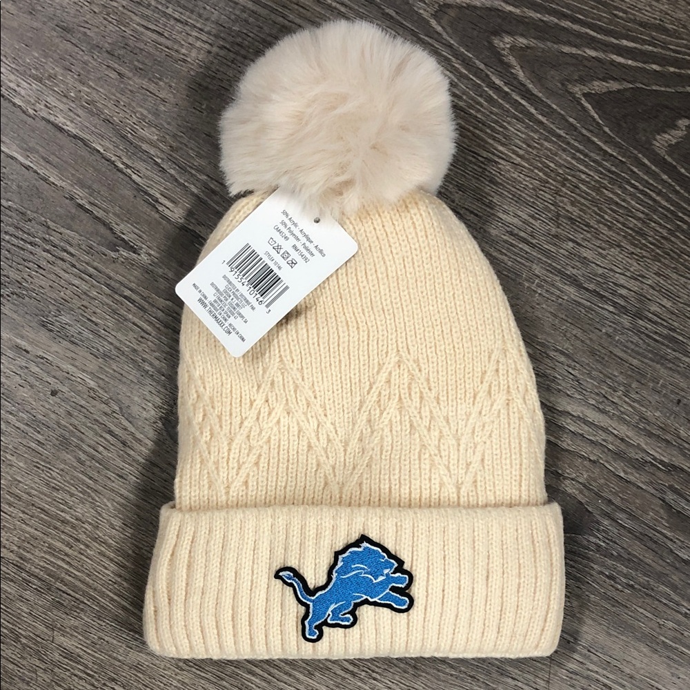 Cream Knit Pom-Pom Beanie